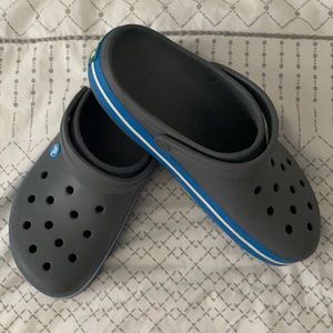 CROCKS , size 9 man ,11 women , grey